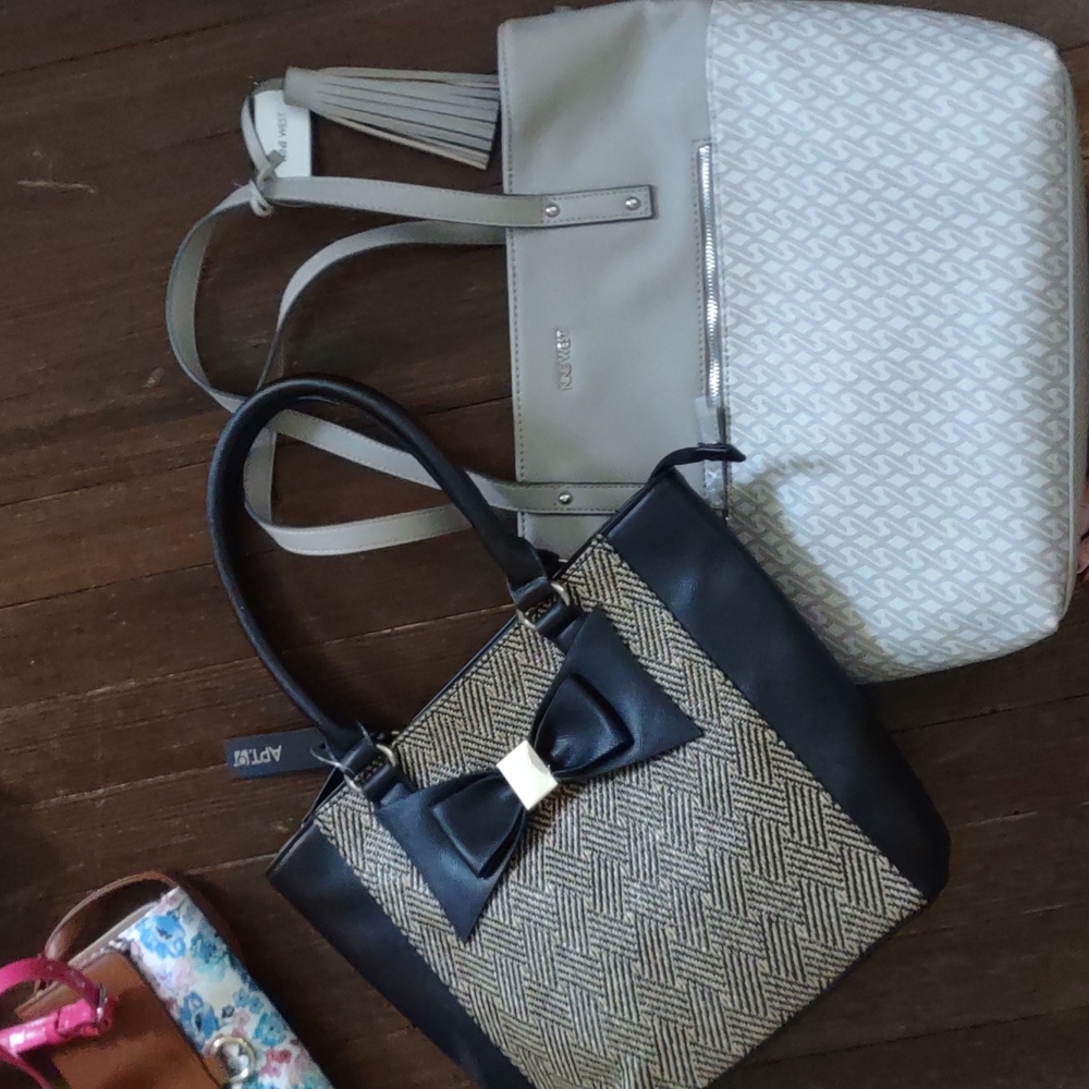 bundle of 2 purses